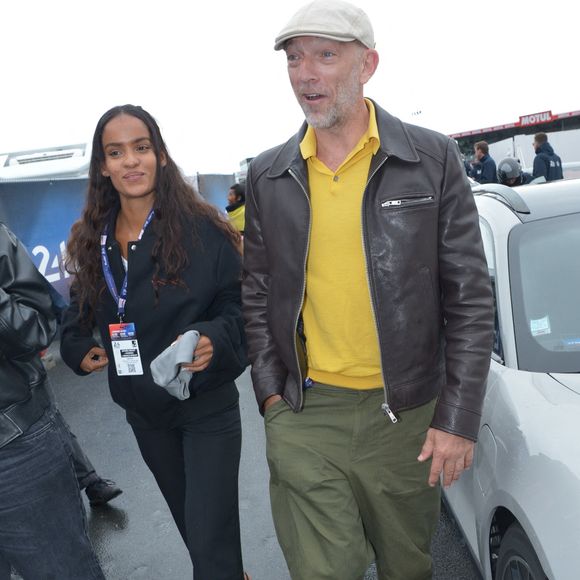 Vincent Cassel et sa compagne Narah Baptista lors des "24H du Mans 2024", le 15 juin 2024.
© Rachid Bellak/Bestimage