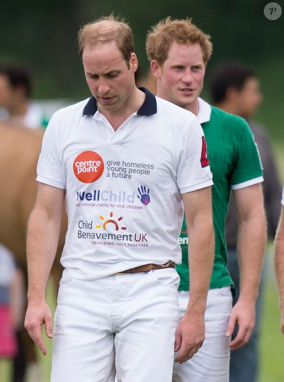 Lee Samsum, leur ancien garde du corps est mort
Le prince William et le prince Harry - Catherine Kate Middleton, la duchesse de Cambridge et son fils George encouragent le prince William et le prince Harry lors du match d'un polo à Windsor, le 15 juin 2014. AGENCE / BESTIMAGE