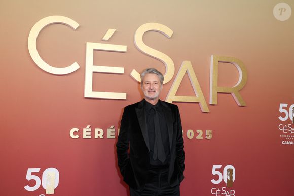 Antoine de Caunes - Photocall de la 50ème édition de la cérémonie des César à l'Olympia à Paris, France, le 28 février 2025 © Dominique Jacovides - Olivier Borde / Bestimage