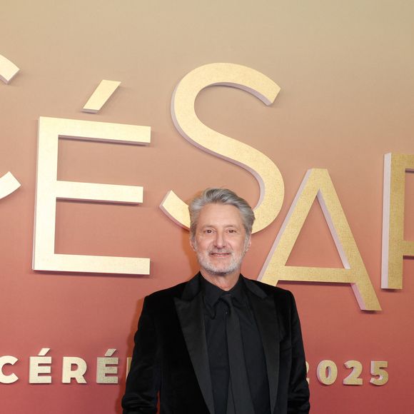 Antoine de Caunes - Photocall de la 50ème édition de la cérémonie des César à l'Olympia à Paris, France, le 28 février 2025 © Dominique Jacovides - Olivier Borde / Bestimage