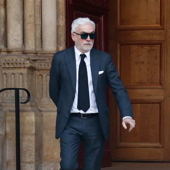 Pascal Praud - Sorties des obsèques de Philippe Labro dans l'église de Saint-Germain-des-Prés à Paris le 13 juin 2025. © Dominique Jacovides - Christophe Clovis / Bestimage