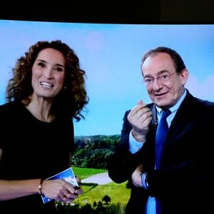 L'ancienne star du 13h a tiré sa révérence en 2022...

Marie-Sophie Lacarrau, la remplaçante de Jean-Pierre - Dernier JT de Jean-Pierre Pernaut sur TF1 aprés 33 ans de présentation.
Paris, le 18 Décembre 2020.
© Dominique Jacovides / Bestimage