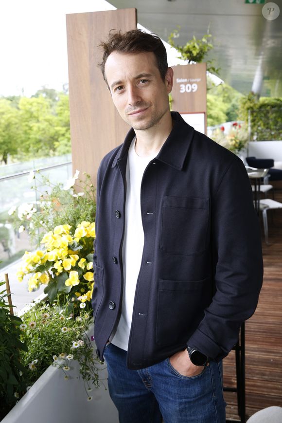 Exclusif - Hugo Clément (Journaliste) au déjeuner dans la loge de France TV lors des Internationaux de France de Tennis de Roland Garros 2024 - Jour 6 à Paris, France, le 31 mai 2024. © Bertrand Rindoff/Bestimage