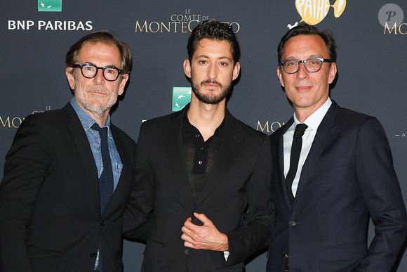 Exclusif - Matthieu Delaporte, Pierre Niney et Alexandre de La Patellière lors de l'avant-première du film "Le Comte de Monte-Cristo" au Grand Rex à Paris le 20 juin 2024. © Coadic Guirec / Olivier Borde / Bestimage
