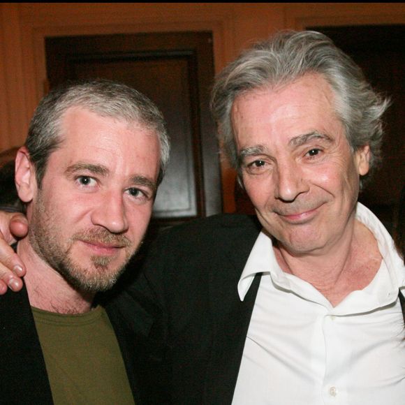 Pierre Arditi revient sur les premières années de vie de son garçon, marquées par l’absence de ses parents.

Exclusif - Pierre Arditi, son fils Frédéric et son épouse Evelyne Bouix - Retransmission en direct de la pièce de théâtre de Gorges Feydeau "Tailleur pour dames" depuis le théâtre Edouard VII © BERTRAND RINDOFF PETROFF / BESTIMAGE