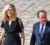 François Hollande et Julie Gayet ont été aperçus au marché de Paris.


L'ancien président François Hollande et Julie Gayet lors de l'hommage national rendu à Jean-Paul Belmondo à l'Hôtel des Invalides à Paris © Niviere David/ABACAPRESS.COM
