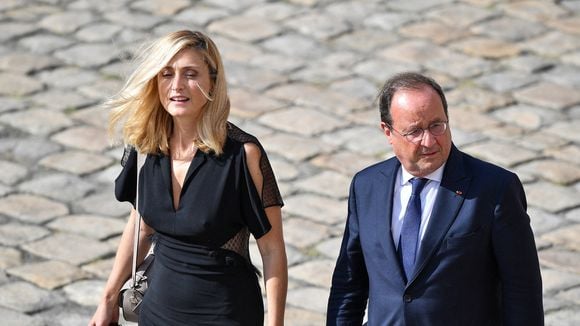 Julie Gayet avec son époux François Hollande de bon matin : le couple s'offre une sortie en amoureux à Paris dans un lieu inattendu