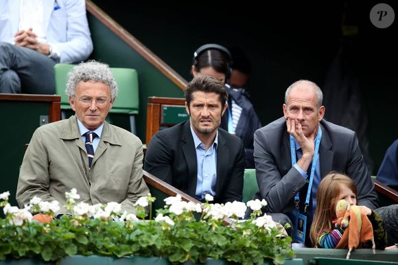 Nelson Monfort, Bixente Lizarazu, Guy Forget - People dans les tribunes lors du Tournoi de Roland-Garros (les Internationaux de France de tennis) à Paris, le 29 mai 2016. © Dominique Jacovides/Bestimage