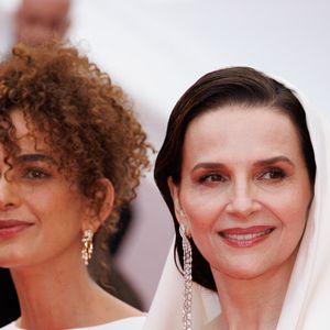 Le jury : Leïla Slimani, Juliette Binoche - Montée des marches du film « Partir un jour » pour la cérémonie d’ouverture du 78ème Festival International du Film de Cannes, au Palais des Festivals à Cannes. Le 13 mai 2025
© Jacovides-Moreau / Bestimage