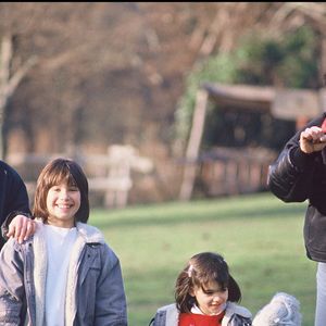 "Ton absence, je ne l’ai jamais apprivoisée", a-t-elle notamment confié.

Michel et Stéphanie Fugain, leurs filles Marie et Laurette.

© MAX COLIN / BESTIMAGE