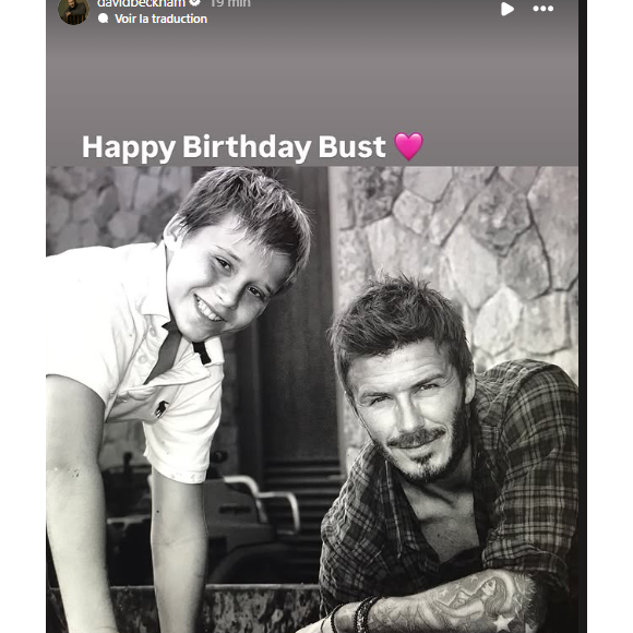 Un heureux souvenir pour David Beckham suivi d'un second cliché en noir ou blanc où cette fois, seul père et fils apparaissent, complices. 

David Beckham souhaite un bon anniversaire à son fils Brooklyn.