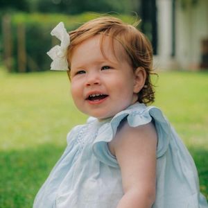 Première photo de Lilibet de Sussex, fille du prince Harry et de Meghan Markle, pour son premier anniversaire © @misanharriman