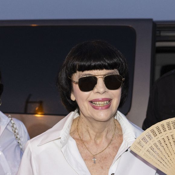 Exclusif - Mireille Mathieu et sa soeur Monique à l'occasion de sa tournée "Carnet de voyage", en concert au Théâtre de verdure lors du 40ème Festival de Ramatuelle. Le 1er août 2024
© Cyril Bruneau / Festival de Ramatuelle / Bestimage