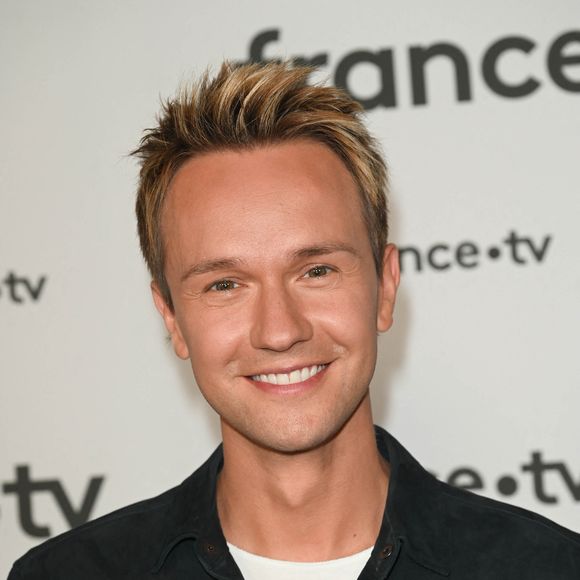 Cyril Féraud au photocall pour la conférence de presse de rentrée de France TV à la Grande Halle de la Villette à Paris, France, le 6 juillet 2022. © Coadic Guirec/Bestimage