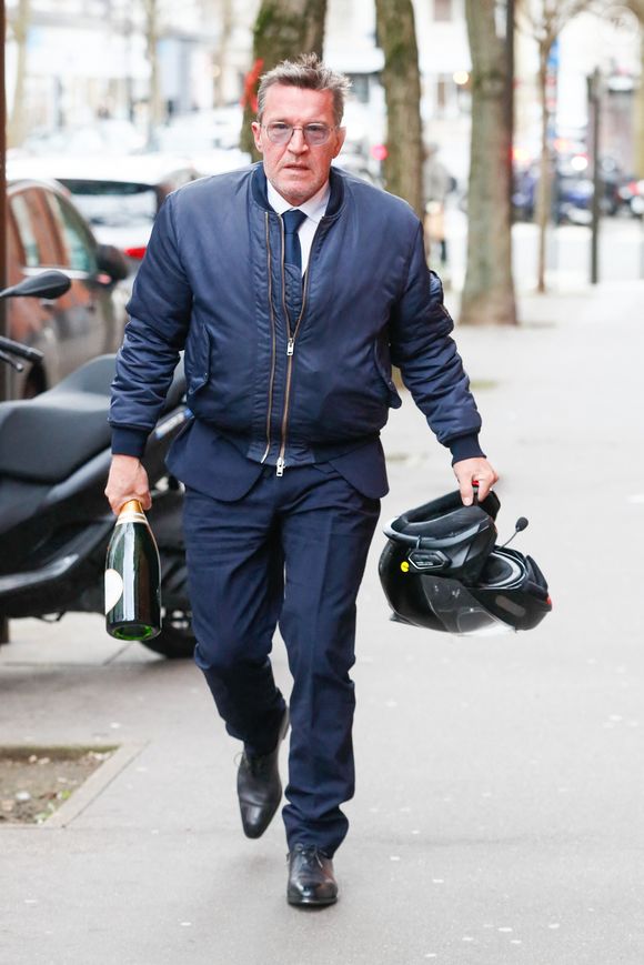 Exclusif - Benjamin Castaldi - Arrivées au plateau de la dernière émission "Touche pas à mon poste" (TPMP) diffusée en direct sur C8 avant la fermeture de la chaine le 28 février, à Paris, France, le 27 février 2025. © Christophe Clovis/Bestimage