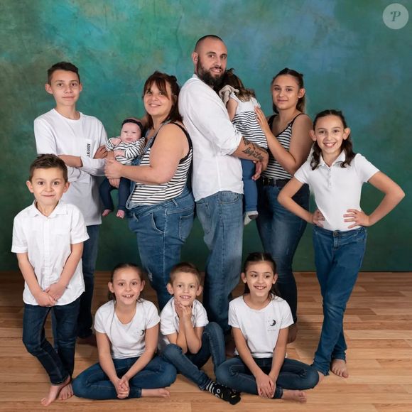 Ludovic et Céline, déjà parents de neuf enfants — Zoé, Jordan, Lola, Alicia, Clara, Nolan, Liam, Joy et Mila — ont révélé avoir perdu leur dixième bébé. 

La famille Valiente sur Instagram.