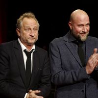 "Les habitants en parlent encore" : François Damien et Benoît Poelvoorde ont semé  la zizanie sur cette île française de 2200 âmes et ce n'est pas la première fois