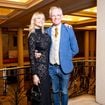 Apparition surprise pour cette star d'M6 de 62 ans et sa jeune compagne Carole : leurs looks très contrastés n'échappent à personne
