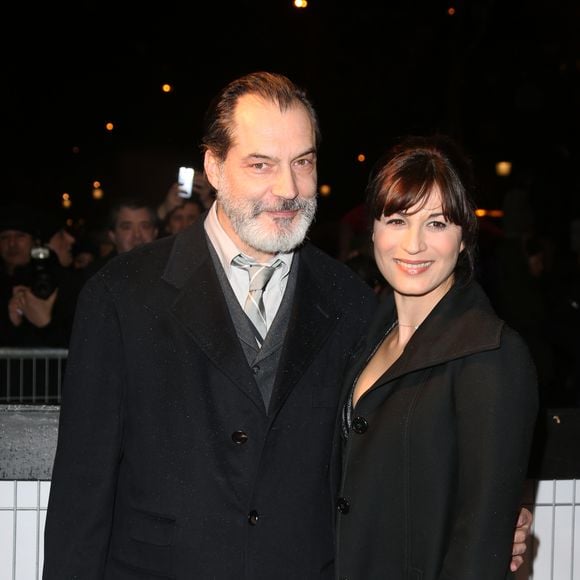 Samuel Labarthe et Hélène Médigue arrivent à l'avant-première du film 'The Monuments men' à l'UGC Normandie sur les Champs-Elysées à Paris le 12 Février 2014.
©Denis Guignebourg / Bestimage