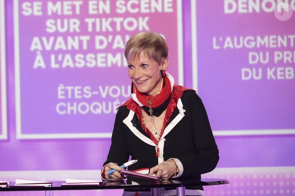 Lors d’un échange avec Laurence Boccolini, elle a évoqué ses regrets professionnels et la difficulté de certaines opportunités manquées.

 Isabelle Morini-Bosc, sur le plateau de TBT9 présentée par les chroniqueurs en l'absence de C.Hanouna, retenu par les championnats de France par équipe de padel à Troyes. Le programme a été diffusé en direct sur W9, à Paris (France) le 30 janvier 2026.
© Jack Tribeca / Bestimage