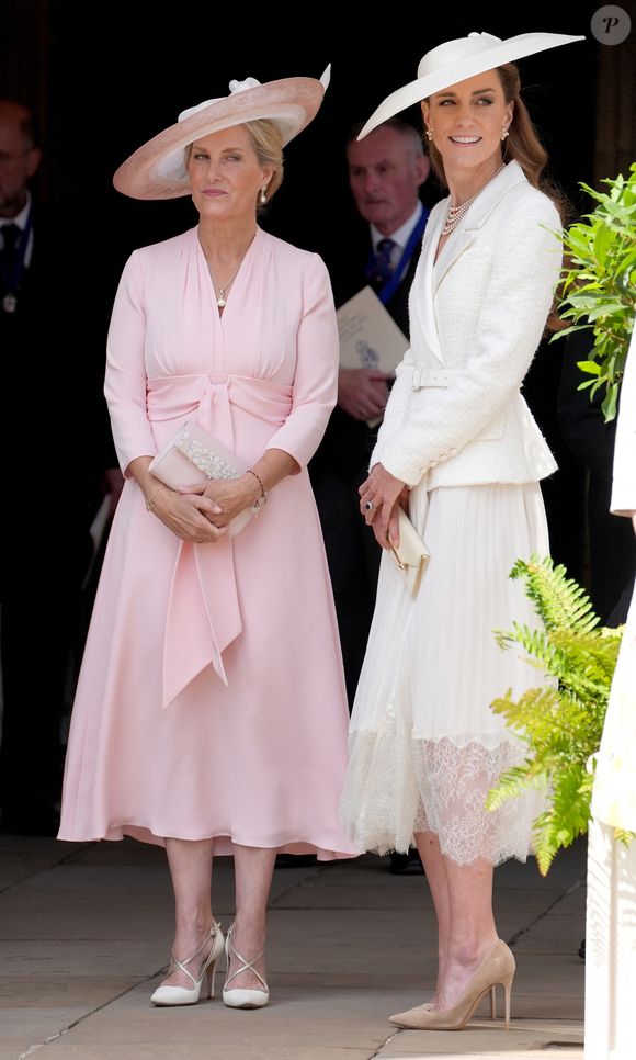 Sophie, duchesse d'Edimbourg (Sophie Rhys-Jones, duchesse d'Edimbourg) et Catherine, princesse de Galles (Catherine (Kate) Middleton, princesse de Galles), assistent à la cérémonie de l'Ordre de la Jarretière à la chapelle Saint-Georges du château de Windsor le 16 juin 2025 à Windsor, Angleterre.

MirrorPix/Pool/Bestimage
