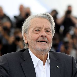 Photocall de la Palme d’or d’honneur à Alain Delon lors du 72ème Festival International du film de Cannes. Le 19 mai 2019 
© Jacovides-Moreau / Bestimage