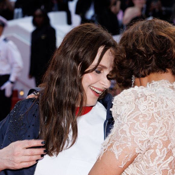 Juliette Binoche, Halle Berry - Montée des marches de la cérémonie de clôture du 78ème Festival International du Film de Cannes, au Palais des Festivals à Cannes. Le 24 mai 2025
© Jacovides-Moreau / Bestimage