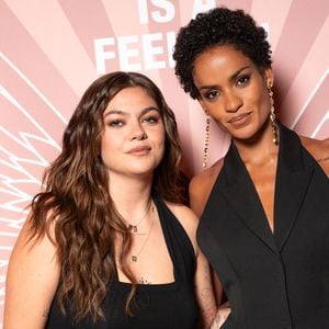 Louane s’est illustrée lors d’un dîner organisé à Paris par Charlotte Tilbury le 15 septembre 2026.

Louane Emera, Narah Baptista au photocall du dîner intimiste organisé par Charlotte Tilbury dans le cadre de l'événement AFF à Paris, France, le 15 septembre 2026. © Pierrick Rocher/BFA.com/Backgrid/Bestimage