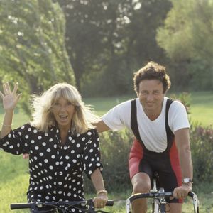 Archives - En France, en vacances dans les Alpilles, Michel DRUCKER et sa femme Dany SAVAL. Date inconnue © Alain Canu via Bestimage