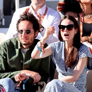 Vianney et sa femme Catherine Robert - Célébrités dans les tribunes des Internationaux de France de tennis de Roland Garros 2024 à Paris le 7 juin 2024.  © Jacovides-Moreau/Bestimage