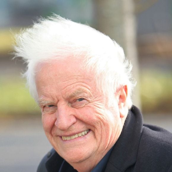 André Dussollier à la sortie de l'émission "La Bande originale" sur France Inter à la Maison de la Radio et de la Musique à Paris, France, le 22 novembre 2022. © Jonathan Rebboah - André Dussollier à la sortie de l'émission "La Bande originale" sur France Inter à la Maison de la Radio et de la Musique à Paris/Panoramic/bestimage