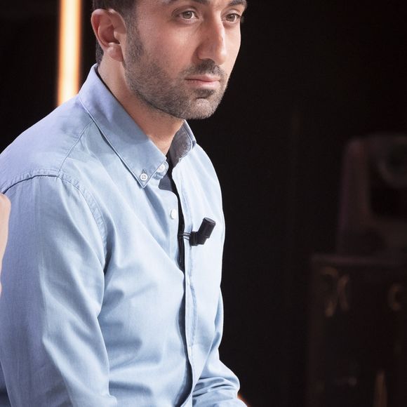 Un packaging différent donc pour le même médicament et qui lui vaut d'avoir un prix plus élevé.

Exclusif - Jimmy Mohamed - Enregistrement de l'émission "TPMP (Touche Pas à Mon Poste)", présentée par C.Hanouna et diffusée en direct sur C8 le 15 juin
© Jack Tribeca / Bestimage