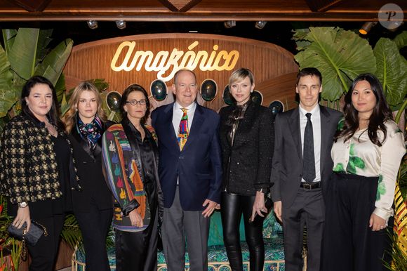 Mélanie-Antoinette de Massy, Camille Gottlieb, la princesse Stéphanie, le prince Albert II de Monaco, la princesse Charlene, Louis Ducruet et sa femme Marie lors de l’inauguration du restaurant Amazonico Monte-Carlo à Monaco le 4 avril 2024.
Situé au cœur de l'emblématique Place du Casino, Amazónico Monte-Carlo invite à découvrir une expérience multisensorielle, à travers la forêt amazonienne. Créé par Sandro Silva et Marta Seco à Madrid en 2016, puis installé à Londres et Dubaï, Amazónico Monte-Carlo s'installe au cœur du Carré d'or. A partir du 5 avril 2024 ce concept de restaurant, bar et lounge inspiré par l’Amazonie promet un voyage festif.

© Olivier Huitel / Pool Monaco / Bestimage