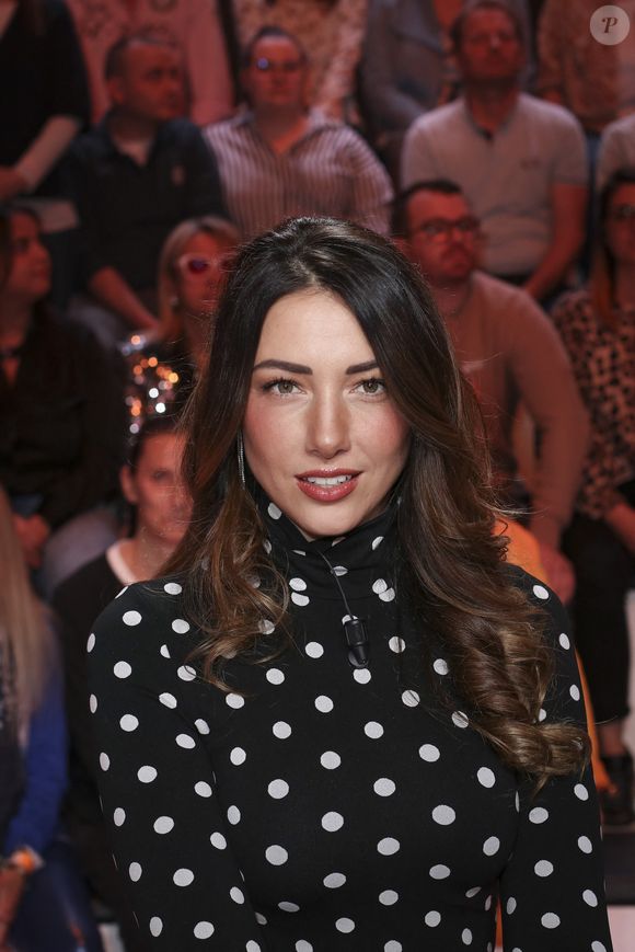 Exclusif - Delphine Wespiser, sur le plateau de TBT9 présenté par C.Hanouna, et diffusé en direct sur W9, Paris, France, le 02 mars 2026. © Jack Tribeca / Bestimage