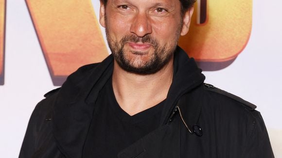 "J'ai repris une pratique assez costaude" : Eric Antoine (49 ans) en dit plus sur sa routine sportive, entre cardio, gainage et boxe