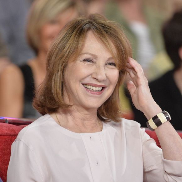 Sa disparition a été annoncée par sa famille, dont sa fille Laura Smet, qui a officialisé la nouvelle avec sobriété. 

Info - Nathalie Baye, hospitalisée pour une infection broncho-pulmonaire - Nathalie Baye - Enregistrement de l'émission "Vivement Dimanche" a Paris le 29 mai 2013 et qui sera diffusee le 2 juin.
