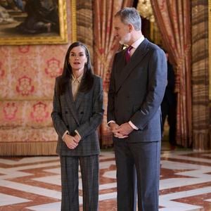 Mais celui-ci a été reporté

Le roi Felipe VI et la reine Letizia d'Espagne, lors de la réunion annuelle du conseil d'administration de la Fondation Princesse de Gérone au Palais royal de Madrid, le 4 décembre 2025.

Cordon / Bestimage