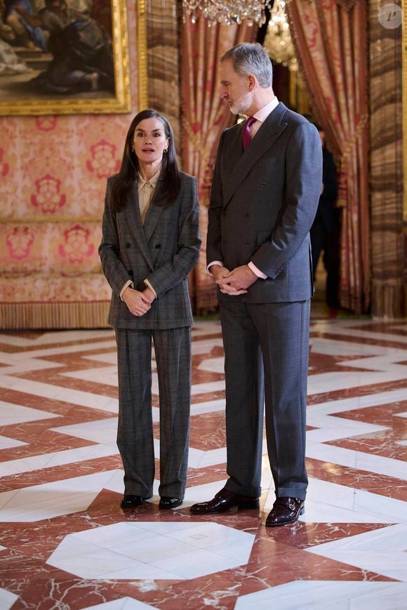 Mais celui-ci a été reporté

Le roi Felipe VI et la reine Letizia d'Espagne, lors de la réunion annuelle du conseil d'administration de la Fondation Princesse de Gérone au Palais royal de Madrid, le 4 décembre 2025.

Cordon / Bestimage