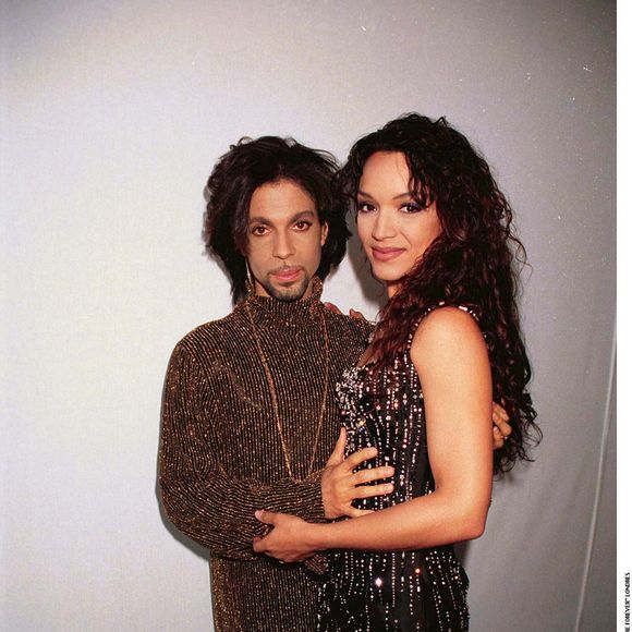 En 1996, Prince et son épouse Mayte Garcia, avaient eu un bébé, qui finissait par s'éteindre quelques heures après la naissance des suites d'une malformation.

Prince et son épouse Mayte Garcia à la soirée Diamonds are forever à Londres en 1995. © ALPHA AGENCY / BESTIMAGE