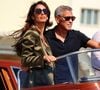 Arrivés avec une classe infinie ce mercredi, 

George et Amal Clooney arrivent à Venise avec une élégance naturelle lors du 83ème Festival International du Film de Venise (Mostra), à Venise, Italie, le 1er septembre 2026. Amal attire tous les regards dans une superbe robe Tom Ford, prouvant une fois de plus que l'élégance intemporelle ne se démode jamais. © Cobra Team/Backgrid/Bestimage