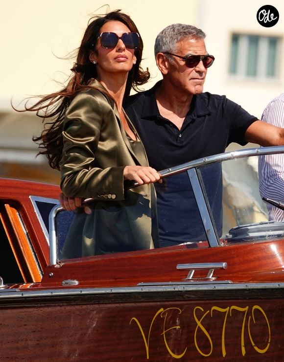 Arrivés avec une classe infinie ce mercredi, 

George et Amal Clooney arrivent à Venise avec une élégance naturelle lors du 83ème Festival International du Film de Venise (Mostra), à Venise, Italie, le 1er septembre 2026. Amal attire tous les regards dans une superbe robe Tom Ford, prouvant une fois de plus que l'élégance intemporelle ne se démode jamais. © Cobra Team/Backgrid/Bestimage