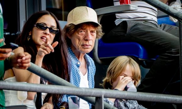 Mick Jagger ne veut pas d'enfants gâtés

Mick Jagger, Melanie Hamrick et leur fils Deveraux lors des JO de Paris 
©Dana Press / Bestimage