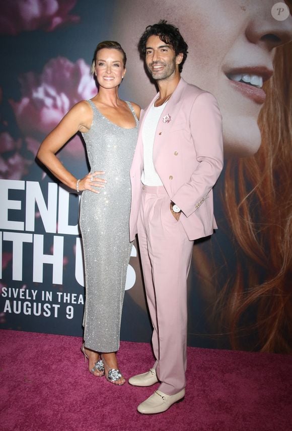 Justin Baldoni et son épouse Emily Baldoni lors de la première new-yorkaise de Jamais plus au Lincoln Square Theater à New York