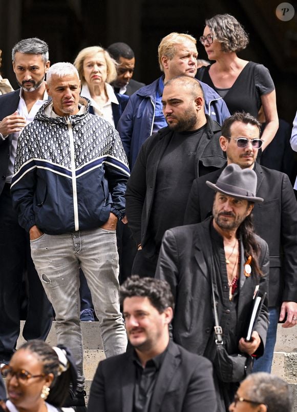 Francis Lalanne, Farid Khider - Obsèques de Jacques Bertin (directeur du théâtre du Gymnase pendant 40 ans) en l'église Saint-Roch à Paris le 28 juillet 2025. © Pierre Perusseau/Bestimage