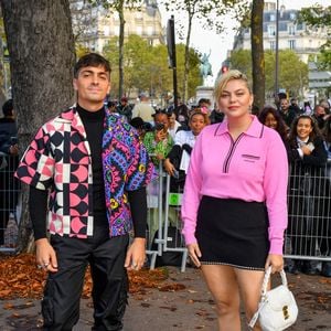 Louane Emera et son compagnon Florian Rossi arrivent au défilé de mode Miu Miu lors de la Fashion Week printemps/été 2022 à Paris, en France, le 5 octobre 2021. © Veeren Ramsamy-Christophe Clovis/Bestimage