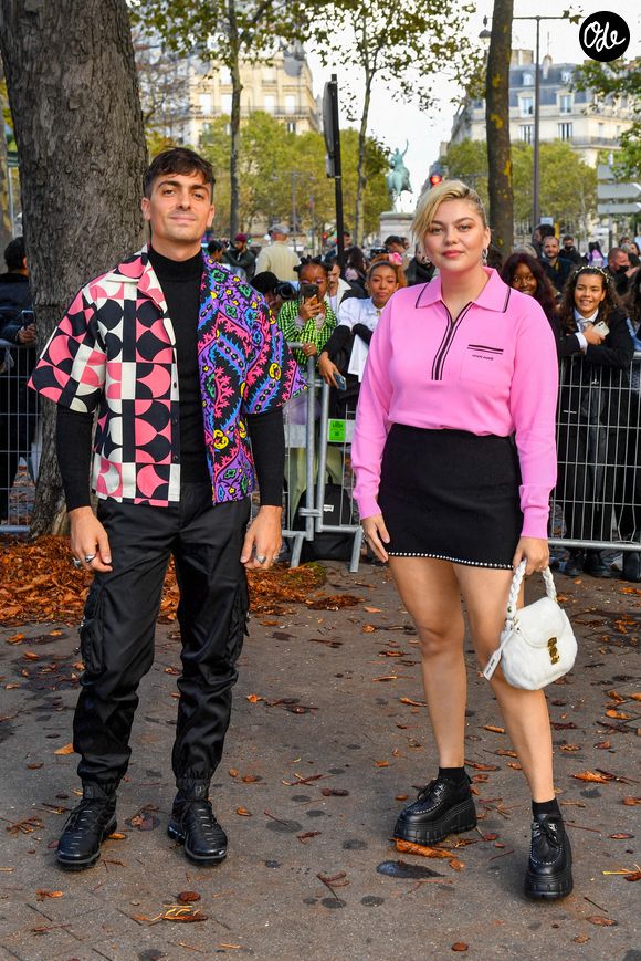 Louane Emera et son compagnon Florian Rossi arrivent au défilé de mode Miu Miu lors de la Fashion Week printemps/été 2022 à Paris, en France, le 5 octobre 2021. © Veeren Ramsamy-Christophe Clovis/Bestimage