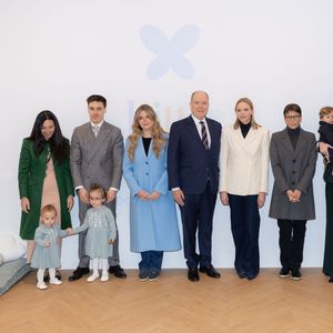 Le 21 janvier 2026, Victoire et Constance Ducruet ont fait leur toute première apparition publique à Monaco.
TT.SS.HH. Le Prince Albert II (Le prince Albert II de Monaco) et la Princesse Charlène de Monaco (La princesse Charlène de Monaco), S.A.S. la Princesse Stéphanie de Monaco (La princesse Stéphanie de Monaco), Camille Gottlieb et Louis Ducruet avec ses filles Victoire et Constance, assistent à l'inauguration des " Petites Merveilles " créées par Marie Ducruet et Élise Rouillard. Little Wonders est un espace dédié aux enfants avec des jeux, des activités éducatives et un café situé sur le Boulevard Rainier III. © Olivier Huitel/Pool Monaco/Bestimage