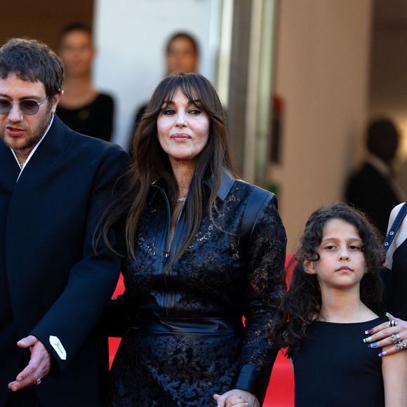 Bastien Bouillon, Monica Bellucci, Tawba El Gharchi - Montée des marches du film " Histoires de la nuit " lors du 79ème Festival International du Film de Cannes, le 21 mai 2026. © Olivier Borde / Bestimage