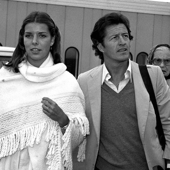 La princesse Caroline de Monaco et son époux Philippe Junot, à l'aéroport Heathrow de Londres, Royaume-Uni, en route de Paris vers l'île d'Arran pour séjourner chez la cousine de la princesse, Lady Jean Ford. Photo by PA-Empics/ABACAPRESS.COM
