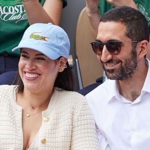 Et il s'agit là d'une situation remarquable pour une fin de mois de juin. 


Jimmy Mohamed et sa femme Souailla - Célébrités dans les tribunes des Internationaux de France de tennis de Roland Garros 2024 à Paris le 26 mai 2024. © Moreau-Jacovides/Bestimage